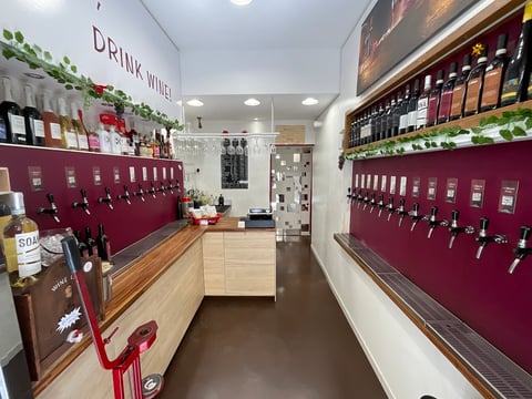 Wine Lab - vino sfuso — Wine bar in Outer Florence · Florence