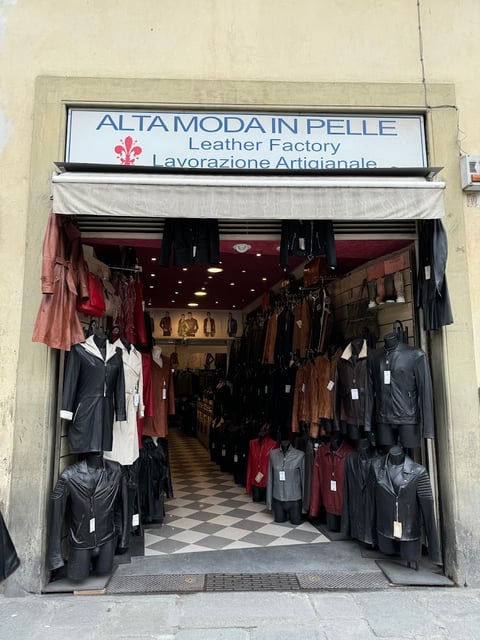 Alta Moda In Pelle — Store in San Lorenzo · Florence