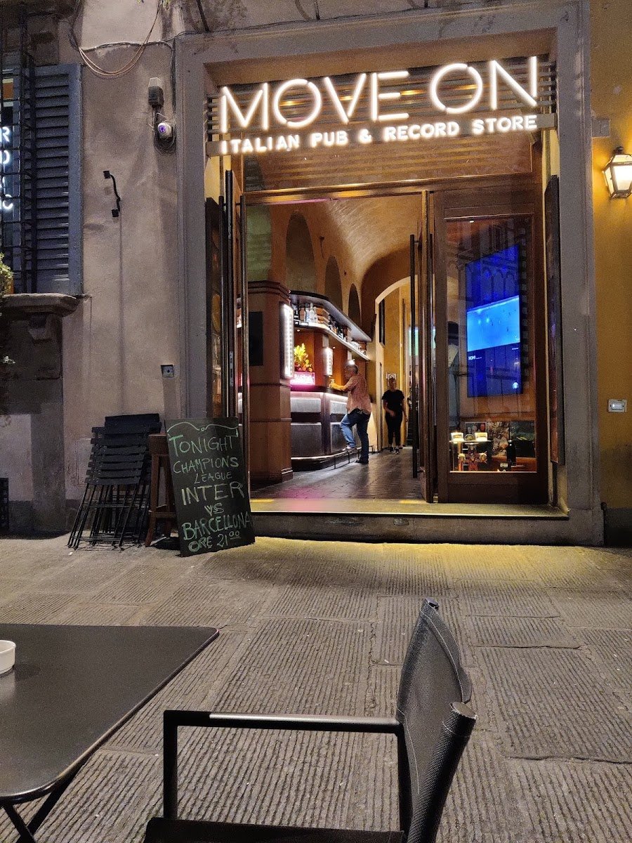 Move On - Italian Pub & Record Store — Store in Centro Storico, Florence