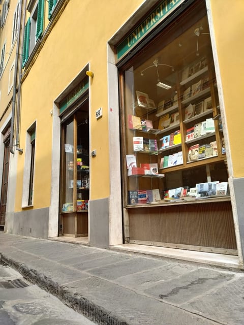 Libreria Via Laura — Book store in San Marco · Florence