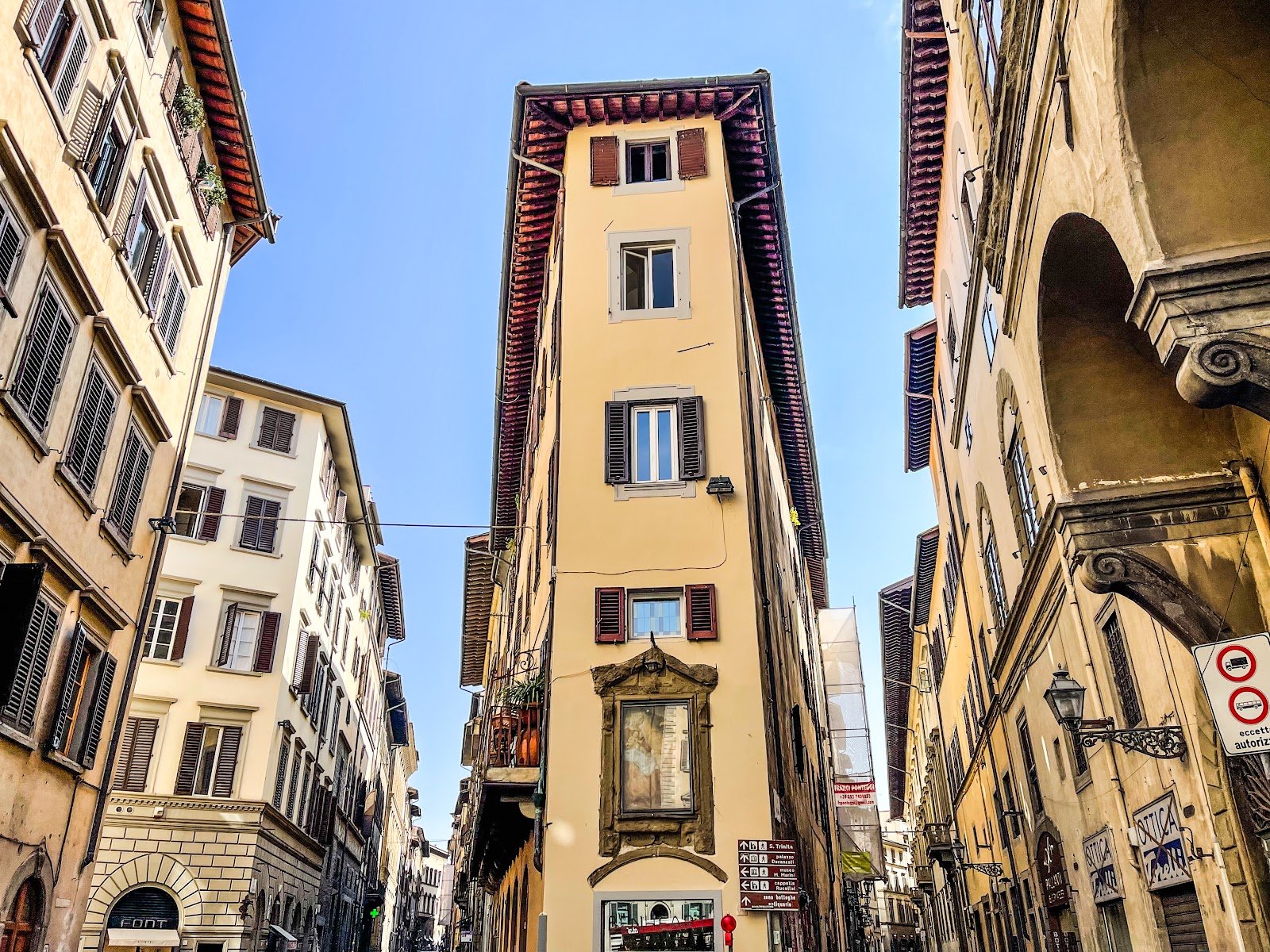 Piazza Goldoni — Tourist attraction in Santa Maria Novella, Florence