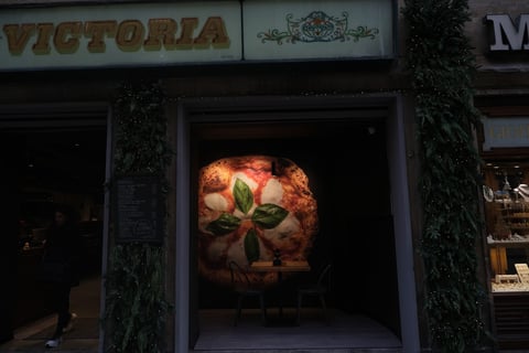 Queen Victoria Firenze — Pizza restaurant in Centro Storico · Florence