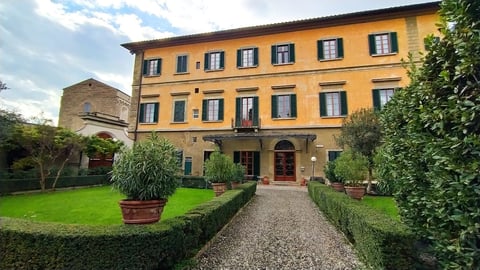 Casa Santo Nome di Gesù — Bed and breakfast in Oltrarno · Florence