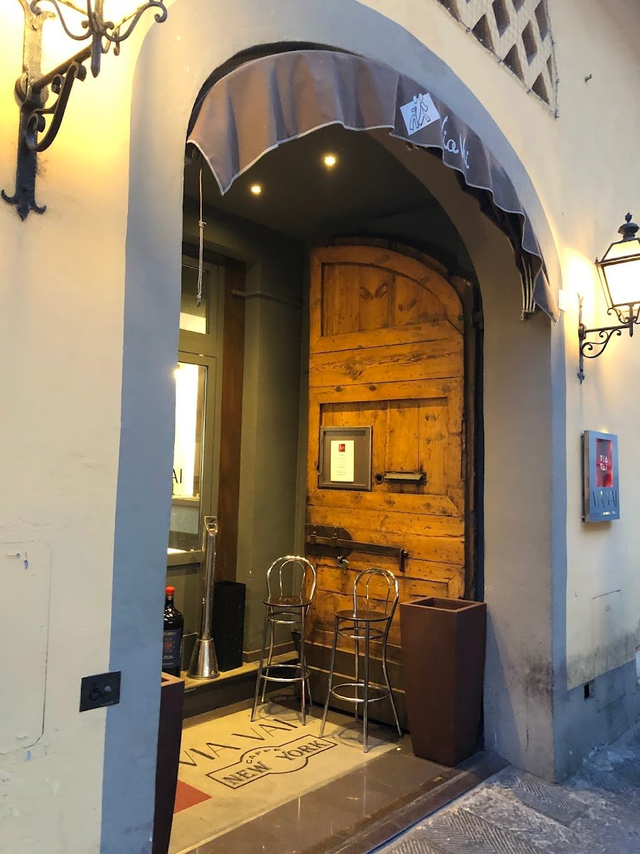 Via Vai Firenze — Restaurant in Oltrarno, Florence