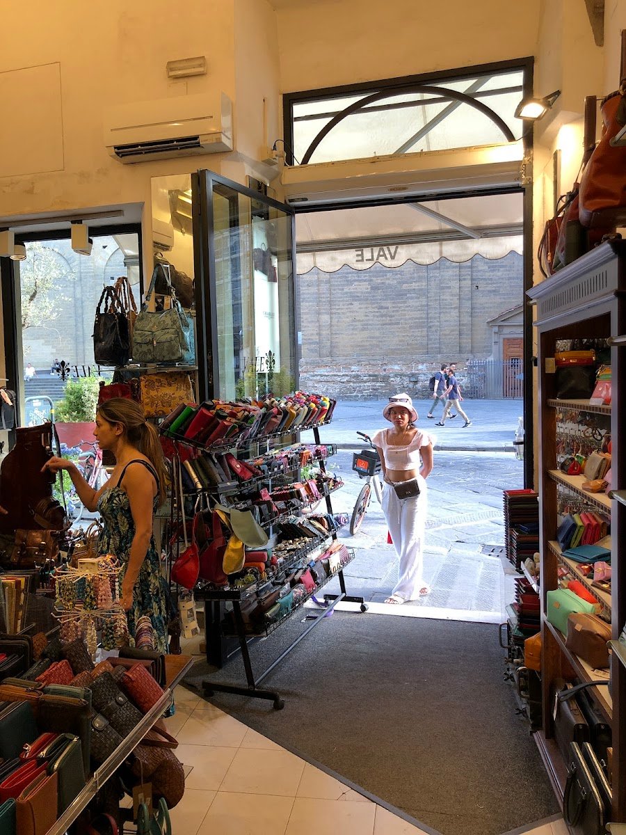 Vale Leathershop Florence — Store in San Lorenzo, Florence