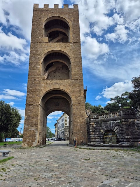 Porta San Niccolò — Historical landmark in Oltrarno · Florence