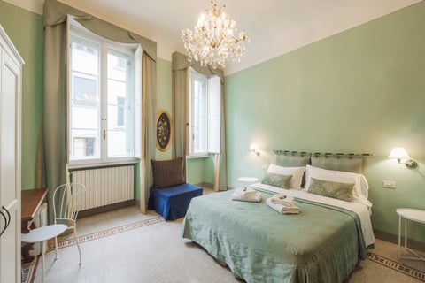 B&B Beatrice di Burzagli Burzagli e Francesca snc — Bed and breakfast in Oltrarno · Florence