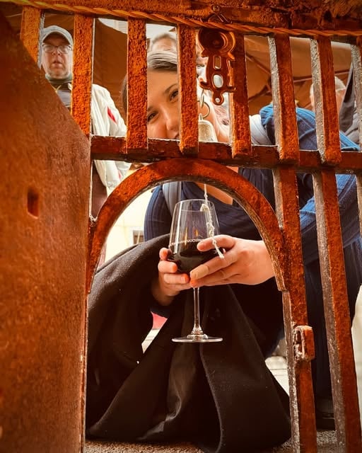 Wine window — Wine bar in Santa Maria Novella, Florence