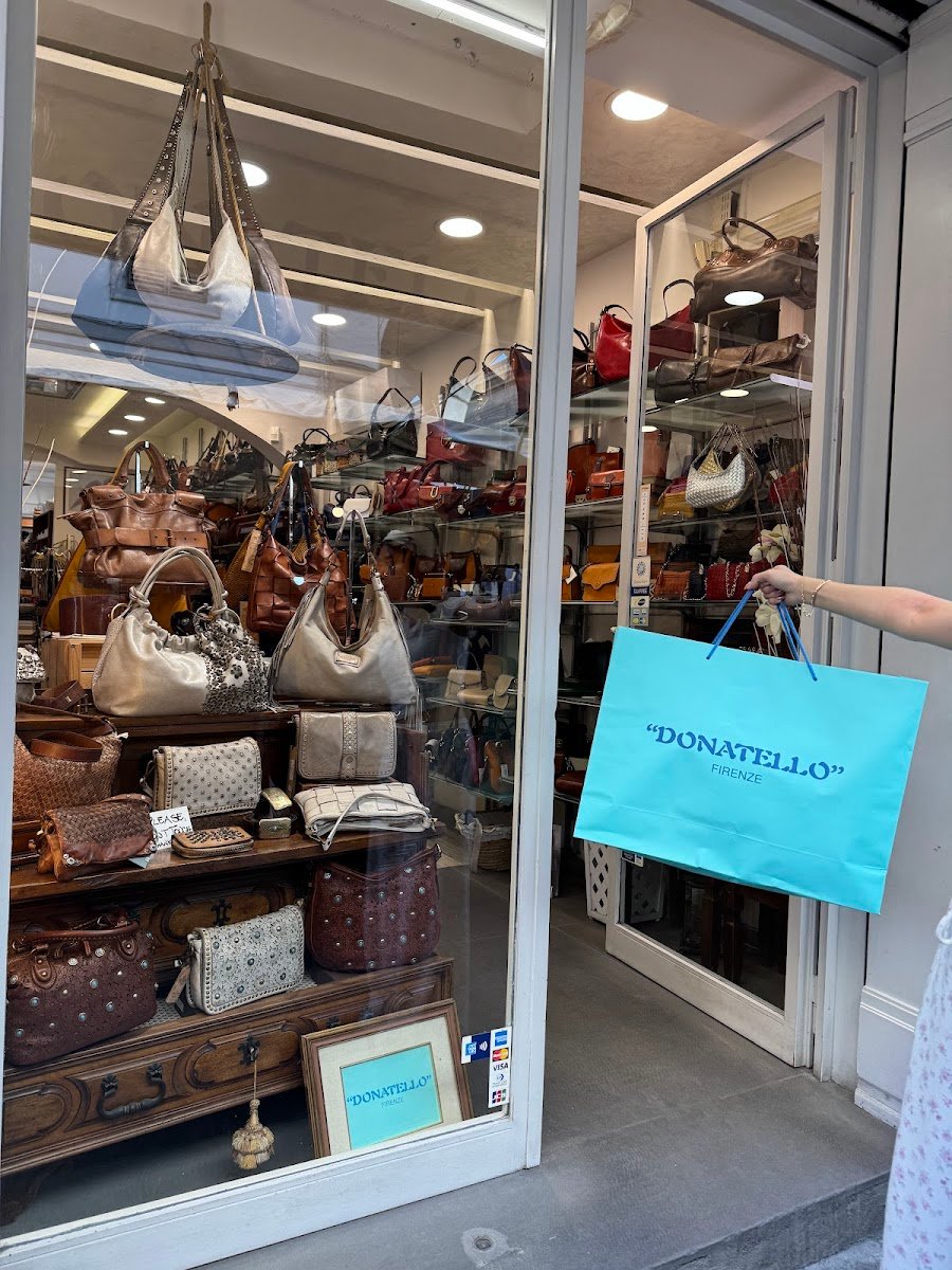 Pelletteria Donatello — Store in San Lorenzo, Florence