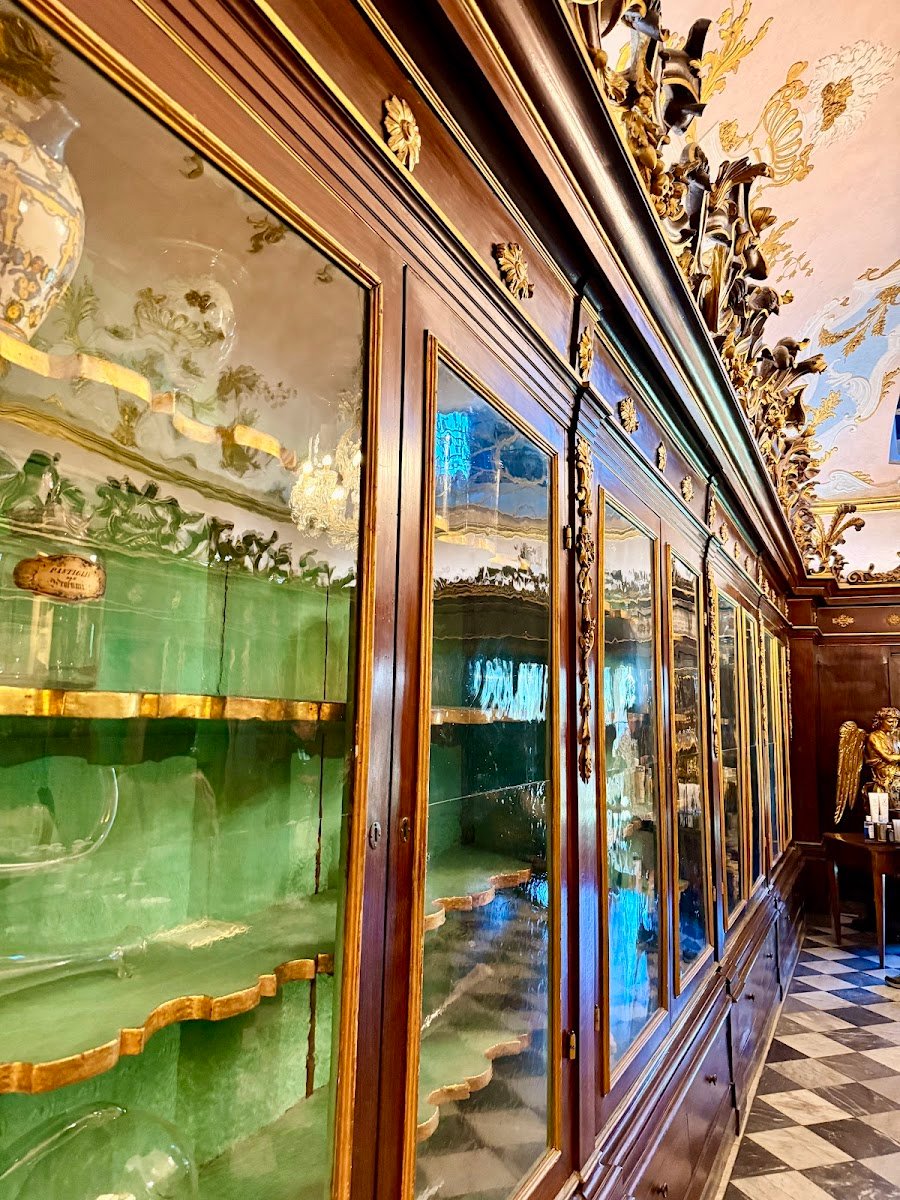 Officina Profumo - Farmaceutica di Santa Maria Novella — Cosmetics store in Santa Maria Novella, Florence