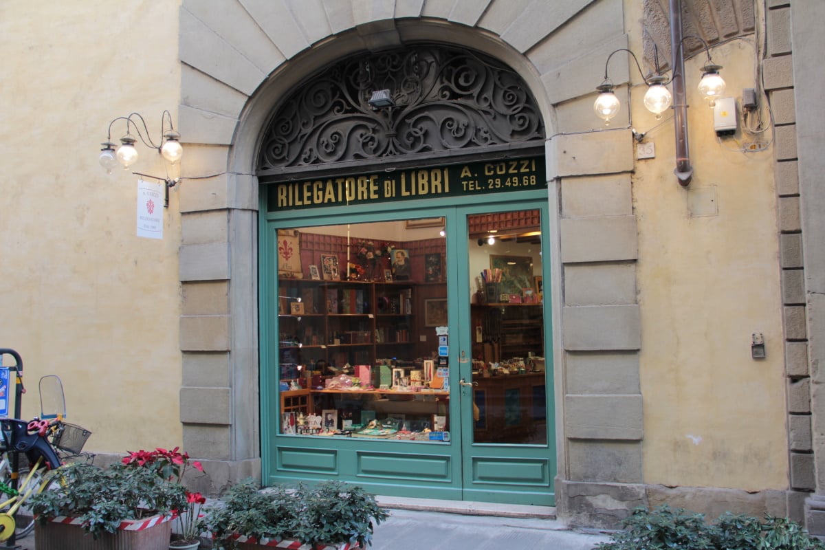 Alberto Cozzi Rilegatore Firenze — Store in Santa Maria Novella, Florence