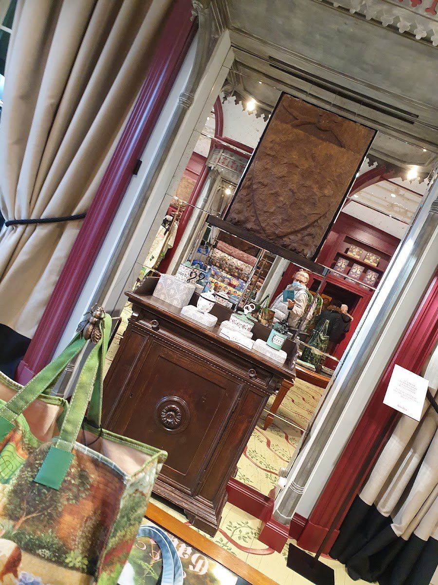 Palazzo Gucci — Women's clothing store in Centro Storico, Florence