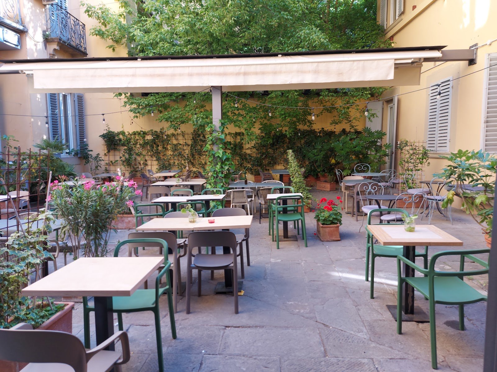 Shake Café — Coffee shop in San Lorenzo, Florence