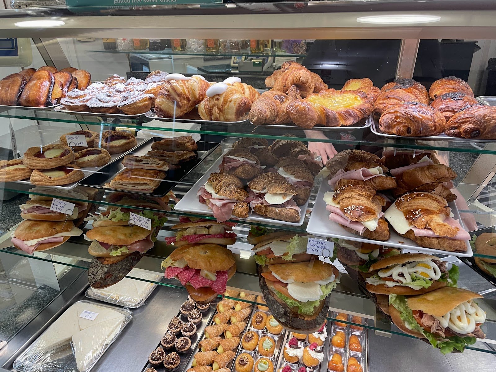 Pasticceria Luana — Pastry shop in Outer Florence, Florence