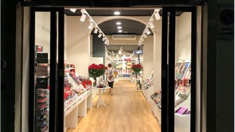 Profumeria Marionnaud — Clothing store in Outer Florence · Florence