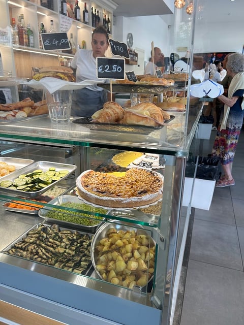 New Bahia Cafè American Bar Light Lunch — Bar in Outer Florence · Florence