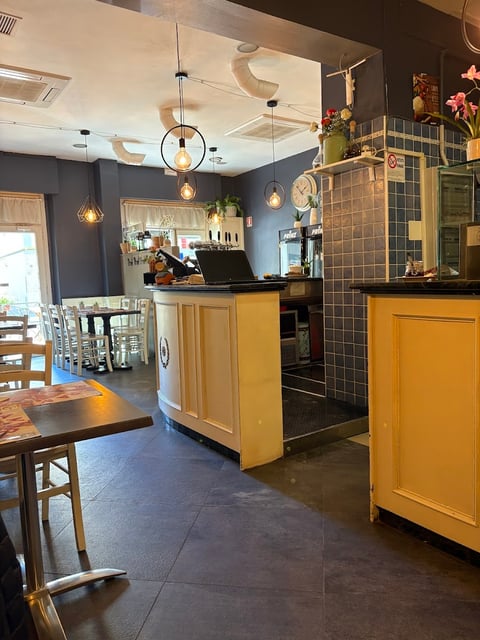 Pizzeria Insieme- Gluten Free E Gourmet — Pizza restaurant in Outer Florence · Florence