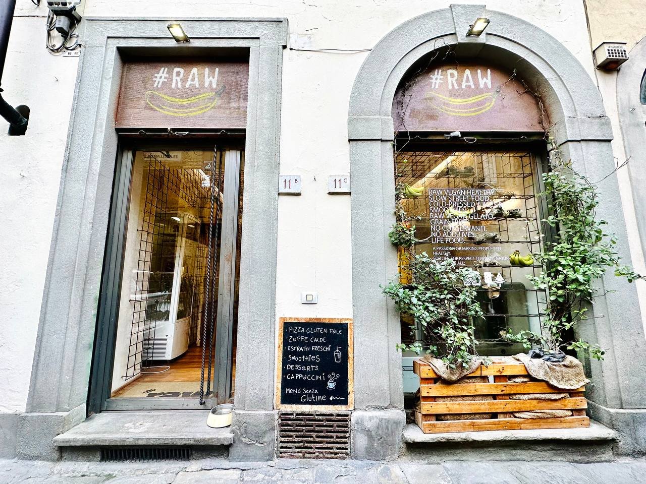 RAW VEGAN FIRENZE — RESTAURANT in Oltrarno, Florence