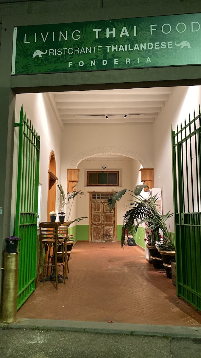 Living Thai Food - Fonderia — RESTAURANT in Oltrarno, Florence