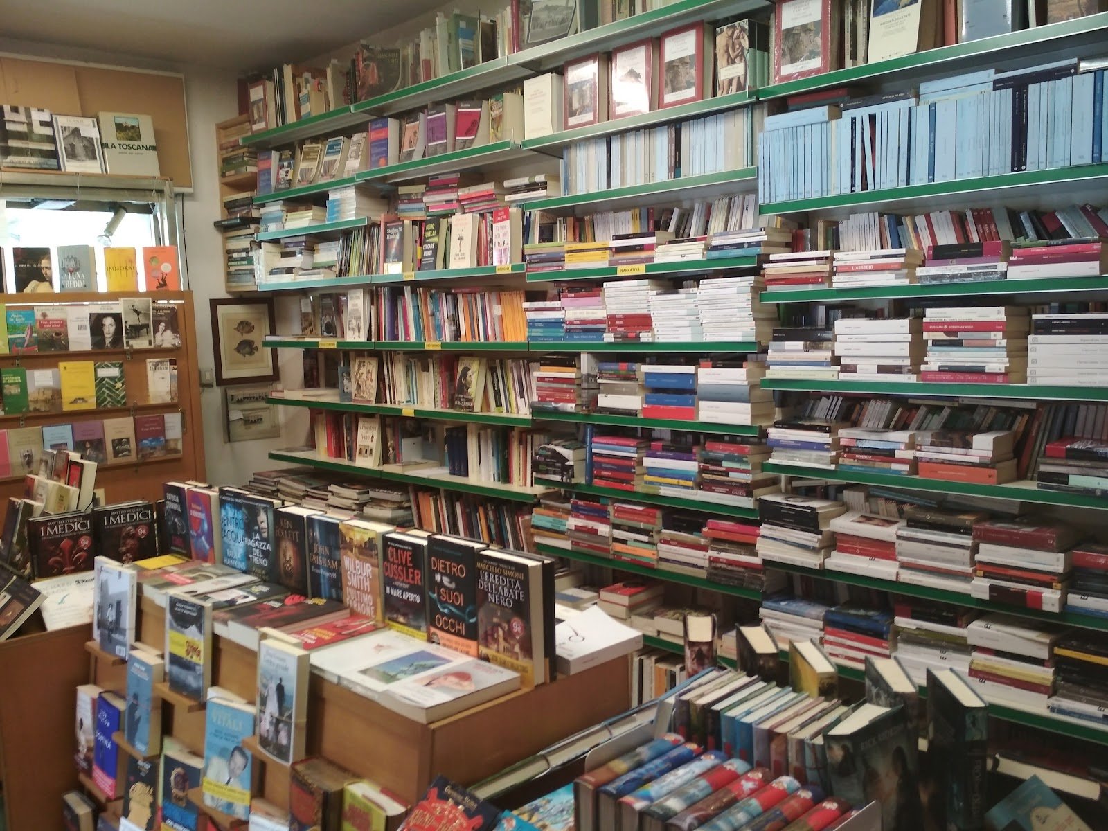 Libreria L'Angolo del Libro — Book store in Outer Florence, Florence