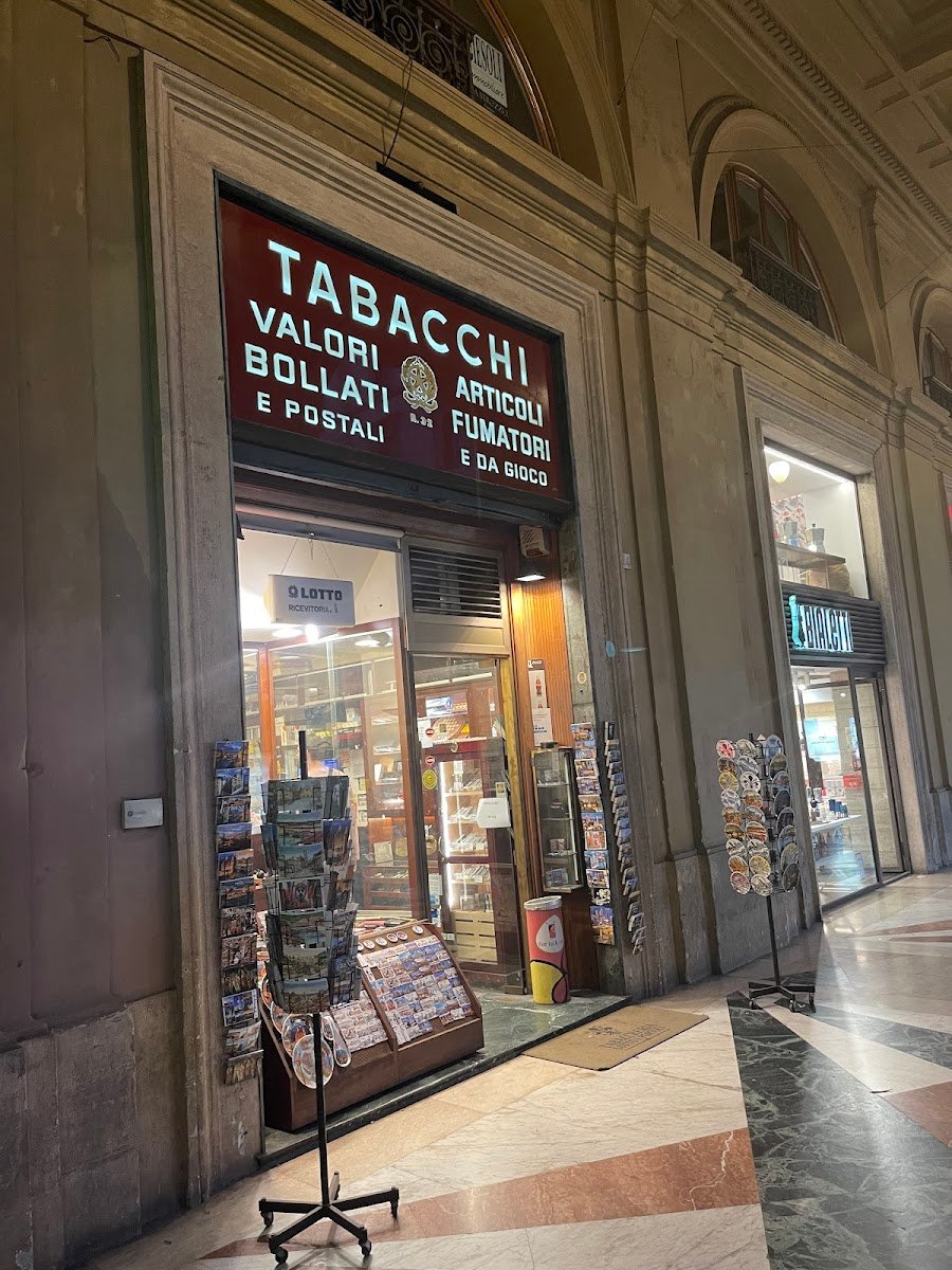 Tabaccheria Sotto I Portici-Ploom Store — Store in Centro Storico, Florence
