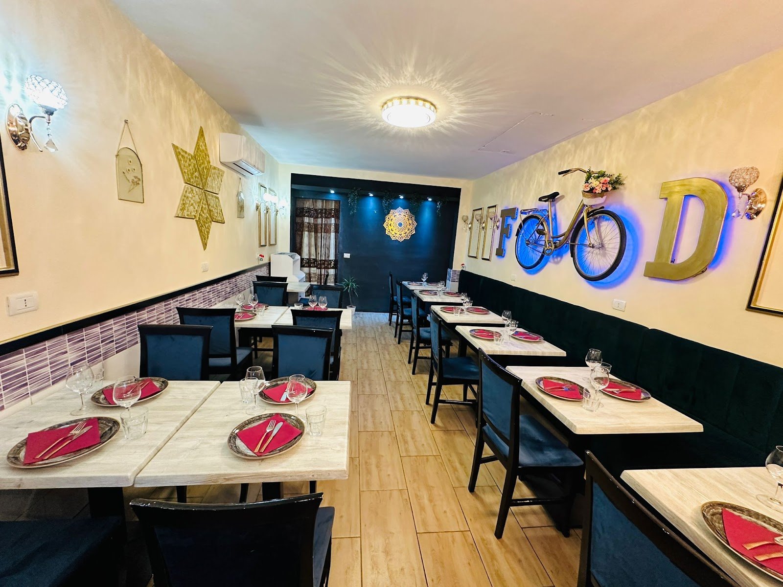 Kohinoor Ristorante Indiano & Pizzeria Firenze — RESTAURANT in Outer Florence, Florence