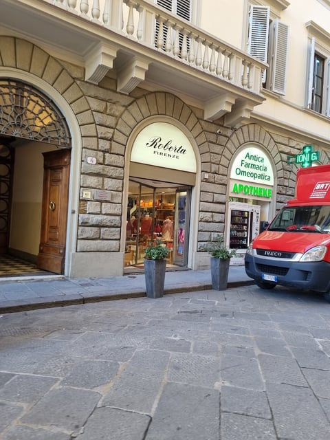 Roberta Firenze — Store in Santa Maria Novella · Florence
