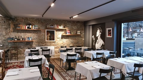 Jazz Bistrot - JB7 - Ristorante Caffetteria Pasticceria Pizzeria — Restaurant in Outer Florence · Florence