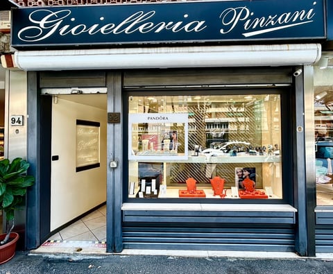 Gioielleria Pinzani — Jewelry store in Outer Florence · Florence