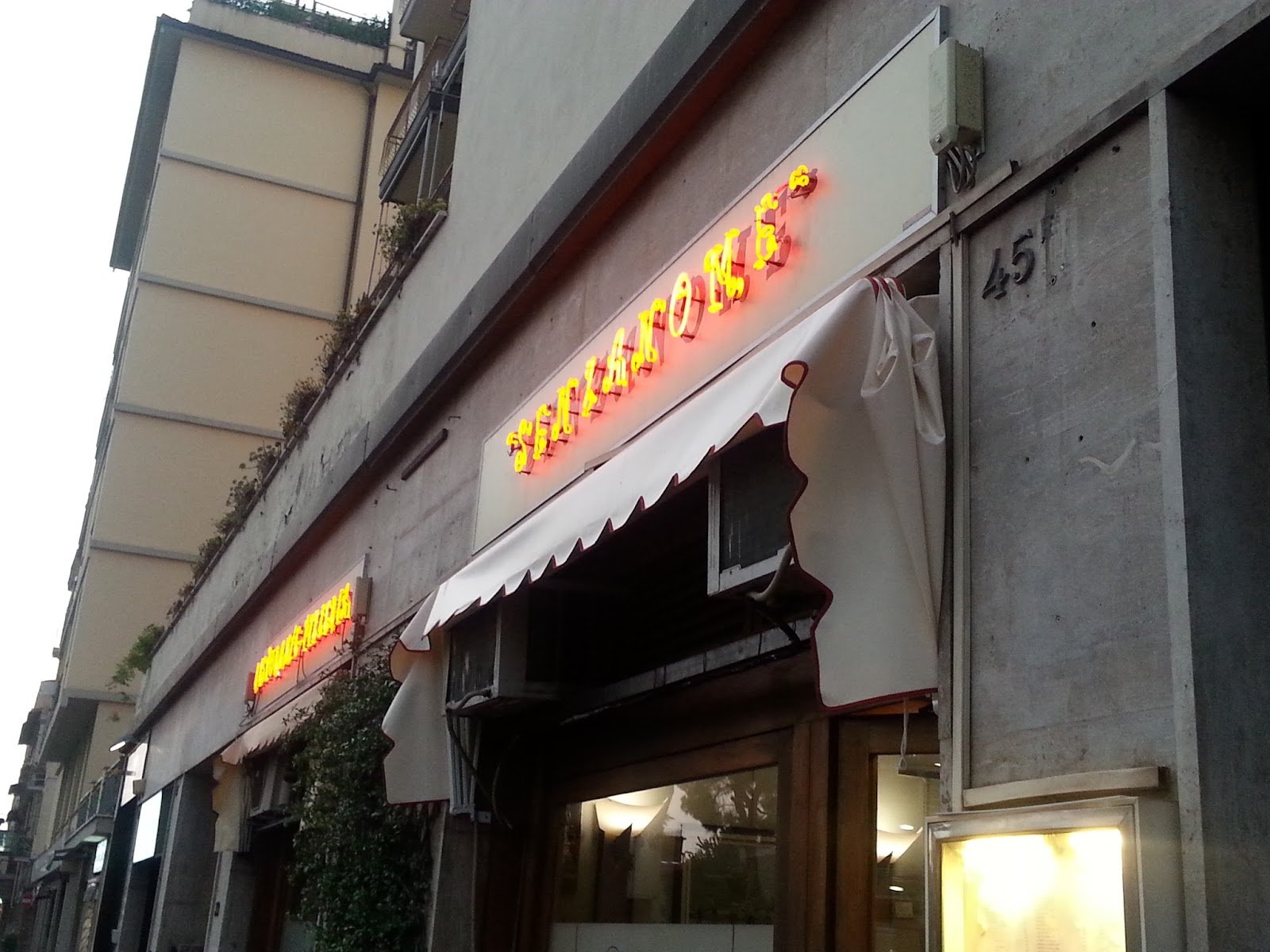 Ristorante Pizzeria Senzanome — Pizza restaurant in Outer Florence, Florence
