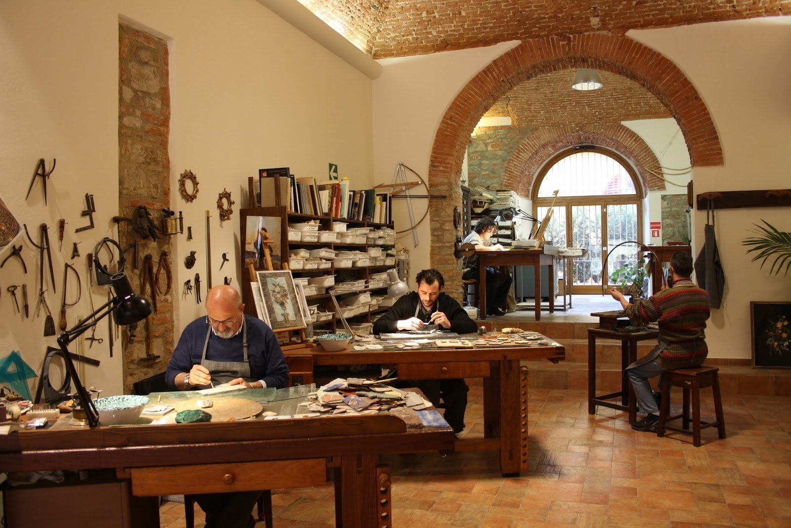 Scarpelli Mosaici - Artigianato Artistico e Mosaico Fiorentino — Jewelry store in San Lorenzo, Florence