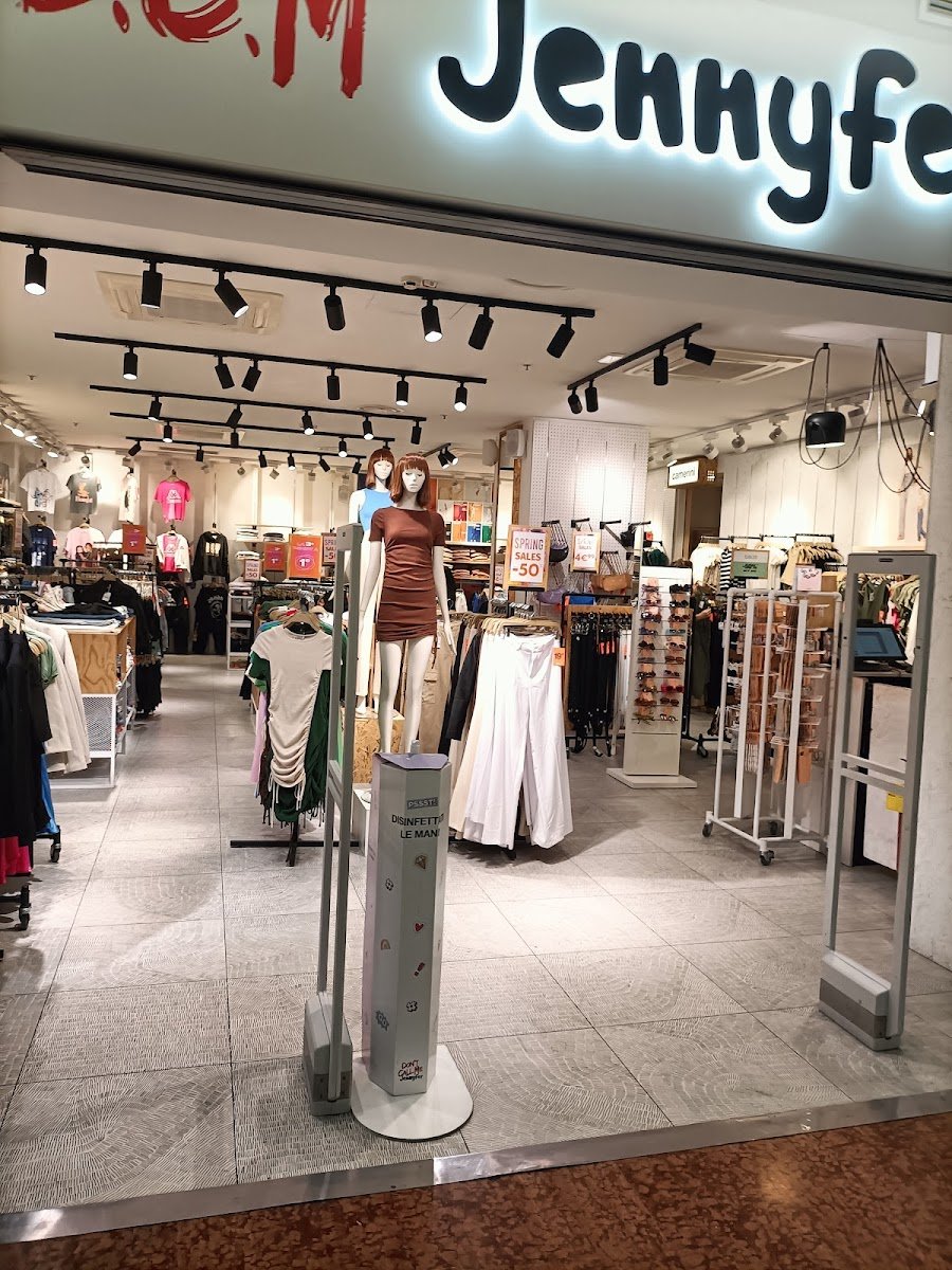 Galleria Commerciale Santa Maria Novella — Shopping mall in Santa Maria Novella, Florence