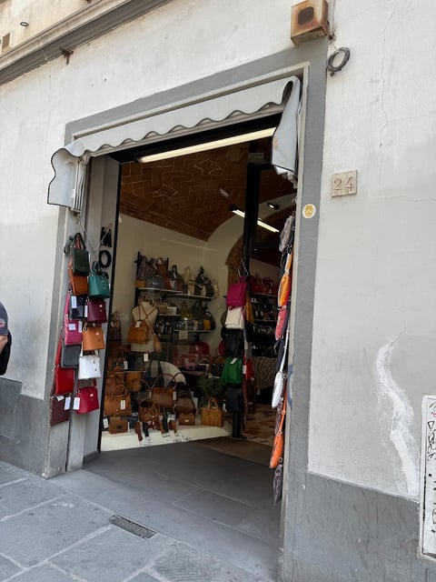 Moretti Walter — Store in Santa Croce · Florence