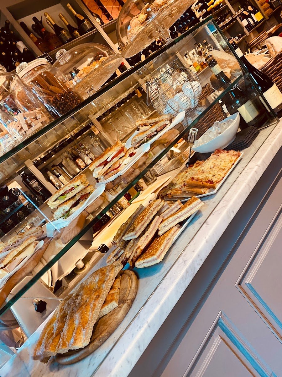 Lola Café — Coffee shop in Outer Florence, Florence