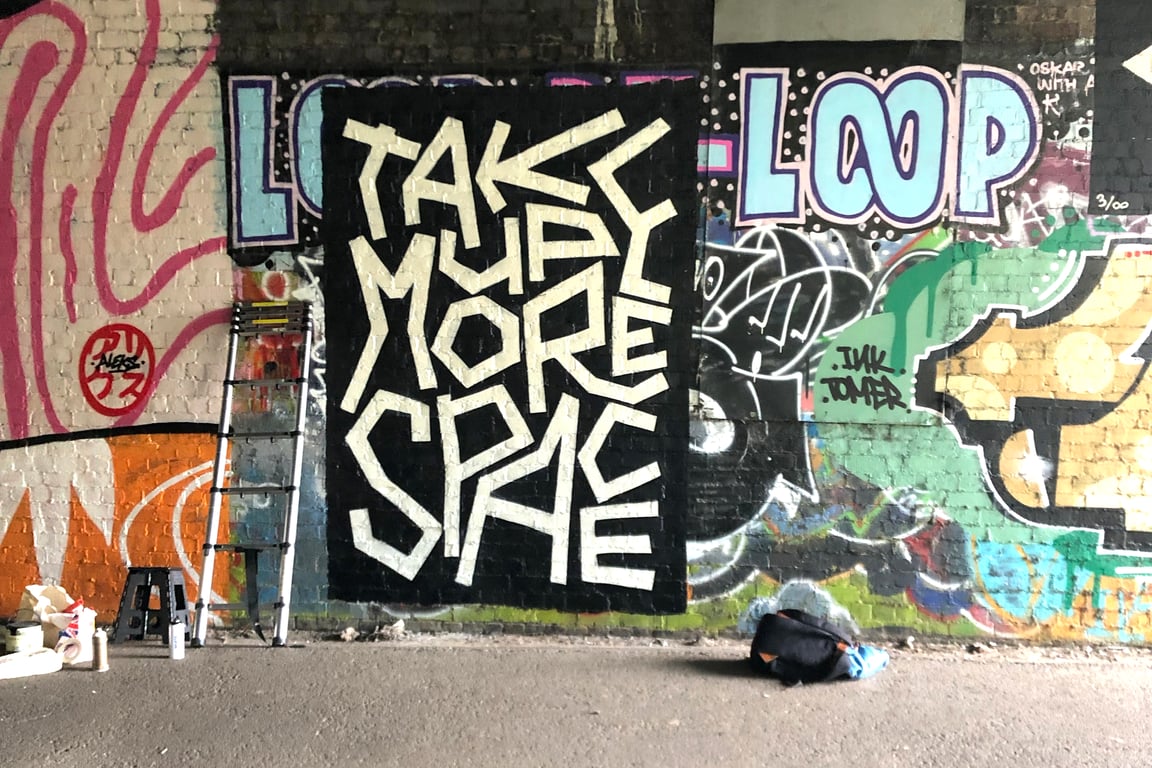 Dotto Studio dottoxOskarwithaK_TakeUpMoreSpace_3_LS