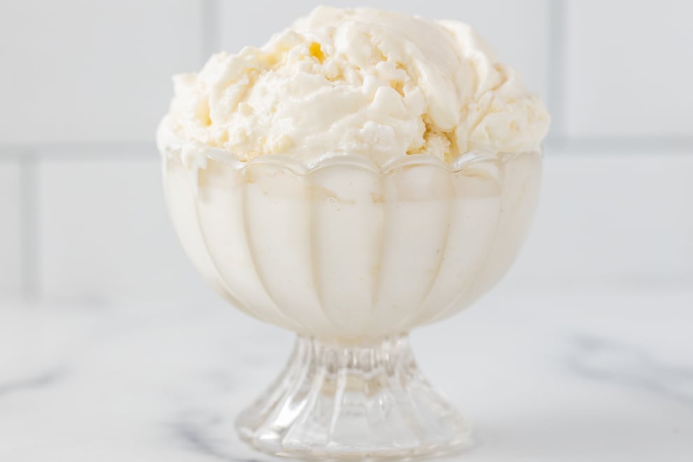 Lemon Velvet Ice Cream (1).jpg
