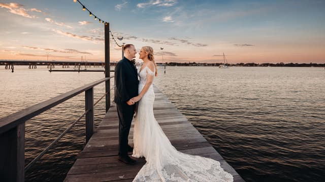 Sunset wedding portraits Brisbane, start times that work