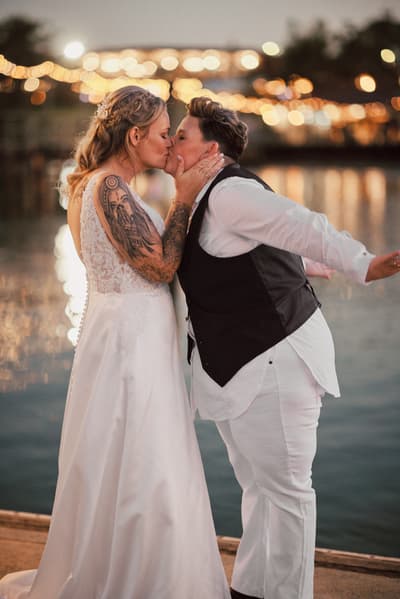 Mandy & Selina — image 376