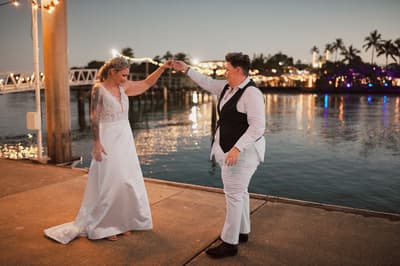 Mandy & Selina — image 384