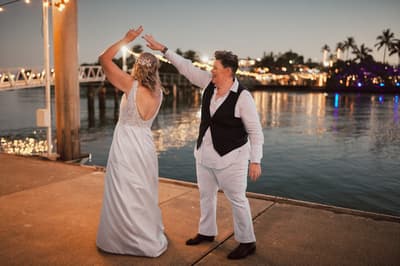 Mandy & Selina — image 385