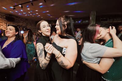 Mandy & Selina — image 687