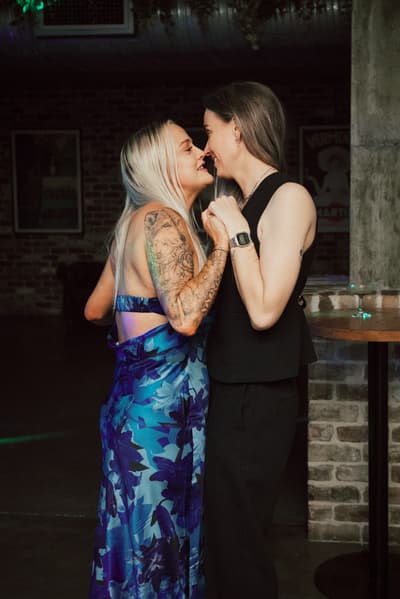 Mandy & Selina — image 702
