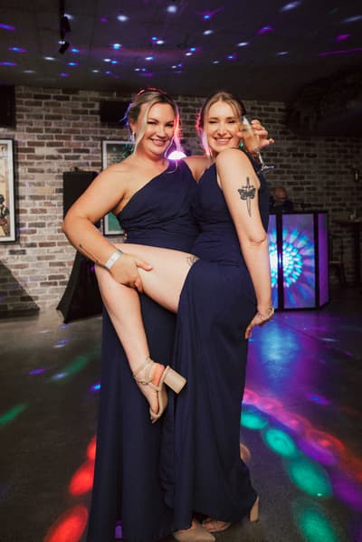 Mandy & Selina — image 704