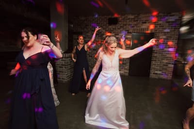 Mandy & Selina — image 753