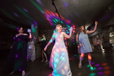Mandy & Selina — image 758
