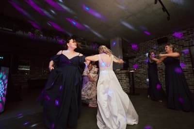 Mandy & Selina — image 759
