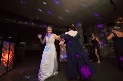 Mandy & Selina — image 760