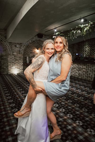 Mandy & Selina — image 770