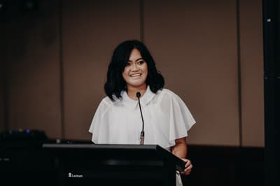 Timothy & Henny — image 700