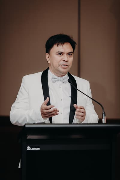 Timothy & Henny — image 724